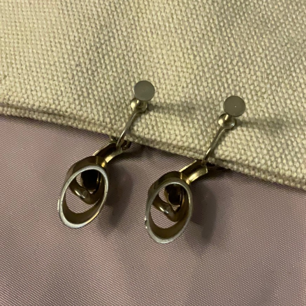 Screw back earring - Picture 4 of 4